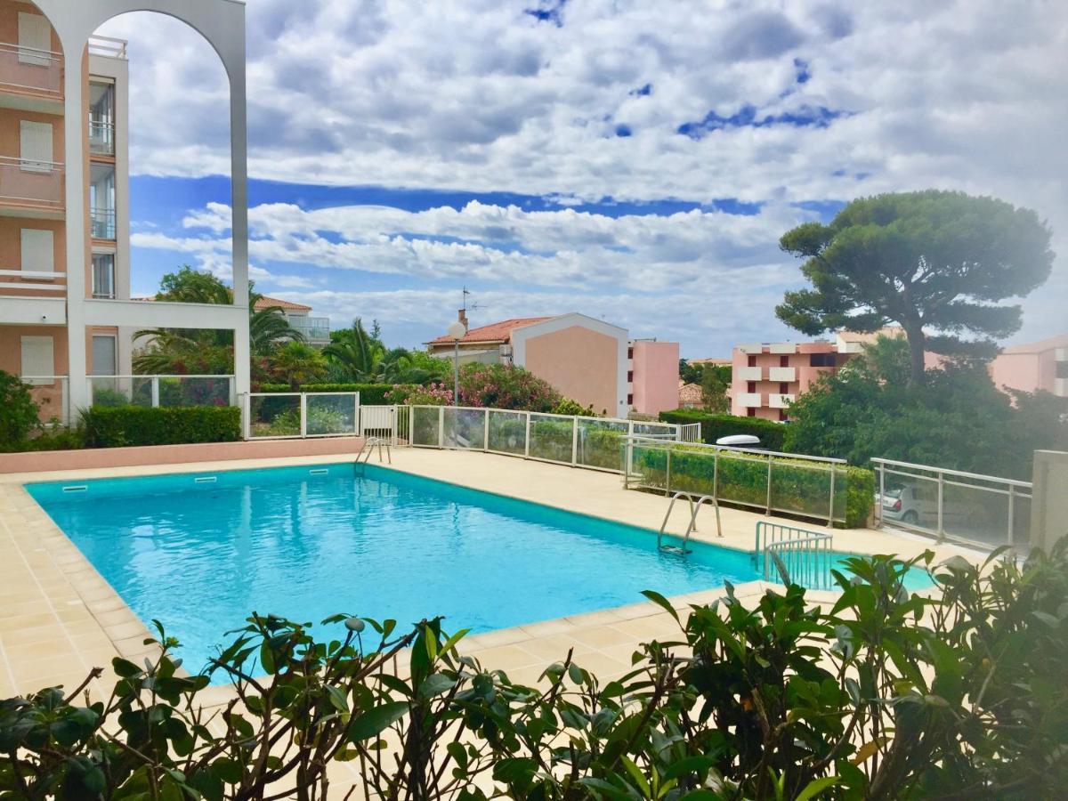 Face A La Mer Avec Piscine A Sète Kültér fotó